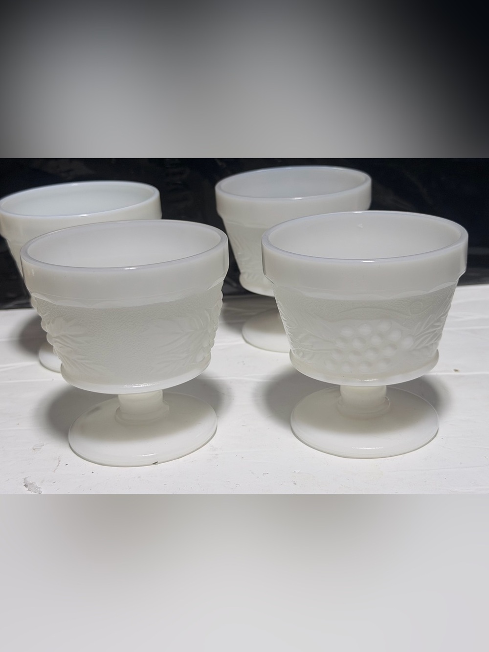 4–Vintage Anchor Hocking Milk Glass Dessert Fruit Bowls Grape Leaf Pattern